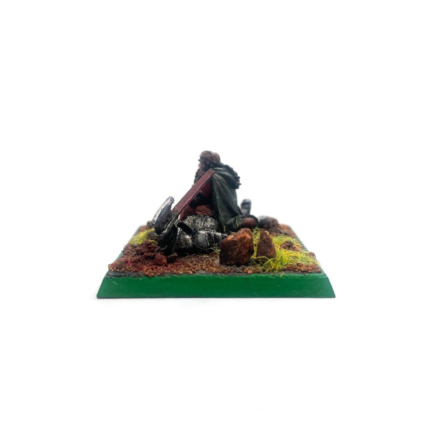 Lord of the Rings SBG - Forces of Good - Gimli Sitting on Dead Uruk Hai (Metal)